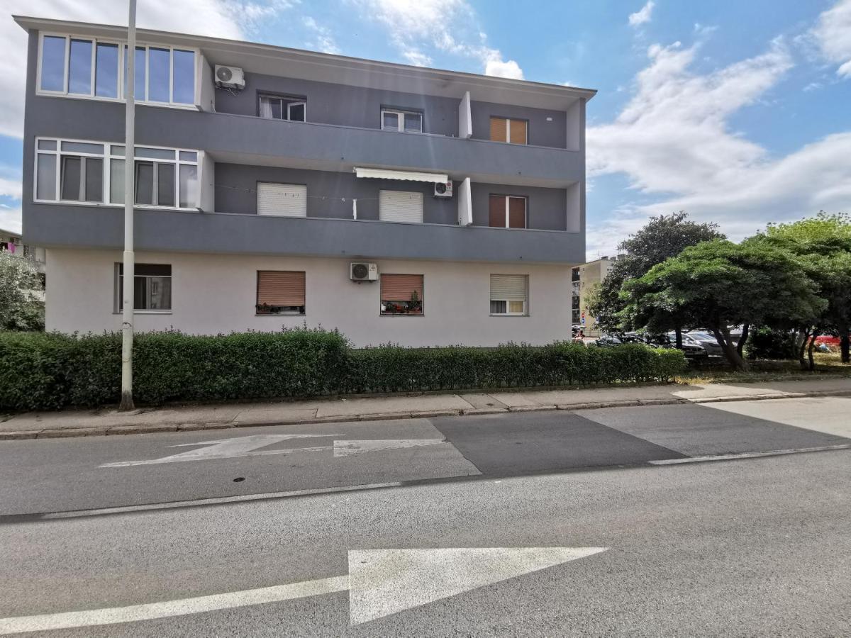 Sea Star Apartment Pula Exterior foto