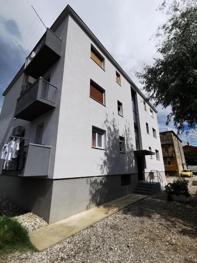 Sea Star Apartment Pula Exterior foto